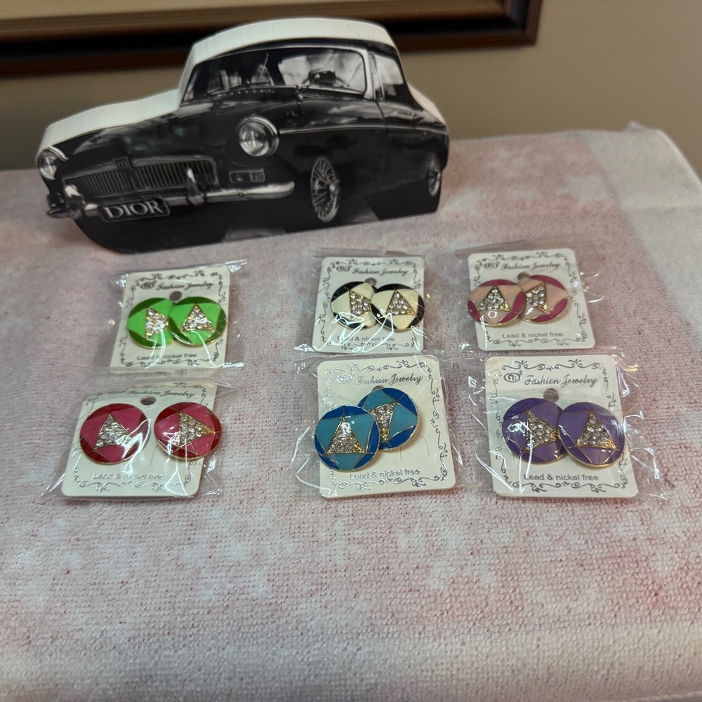 Round enamel fashion earrings